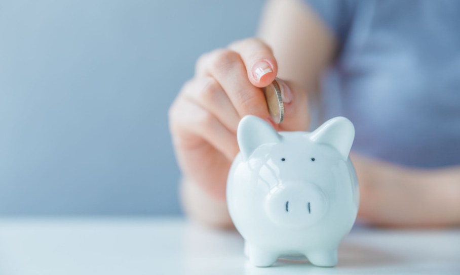 Aprende a poupar com a escrita criativa,  oficina dinamizada por Mafalda Cordeiro | outubro 2025